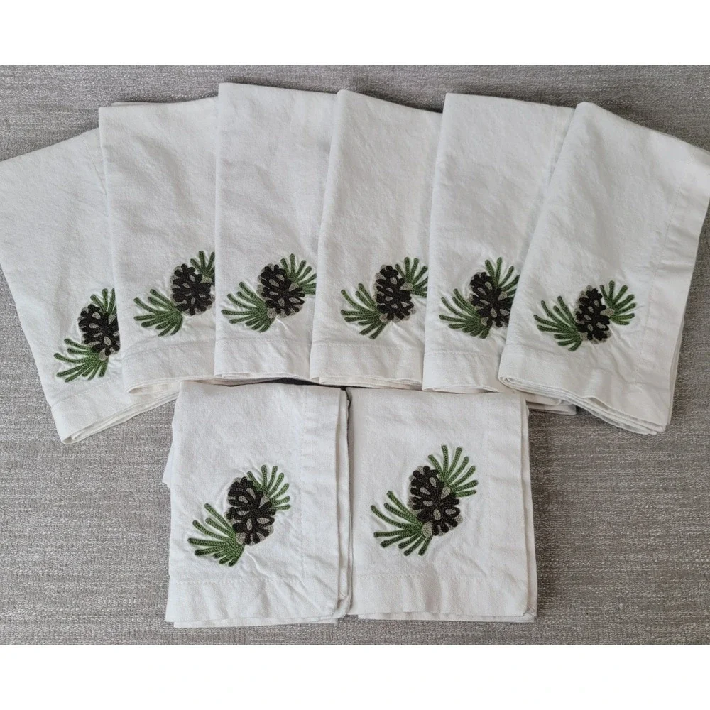 Pottery Barn Pinecone Embroidered Napkins 2009 Set of 8 Winter Holiday RARE
